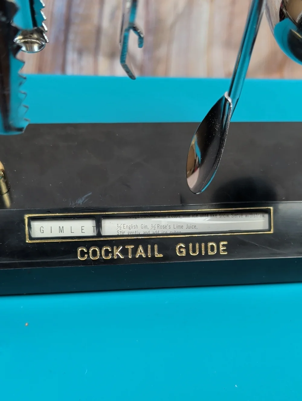1968 Royal London Cocktail Guide w Accessories Stand Bar Scrolling Bar Open Box